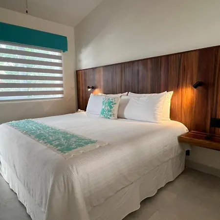El Encanto Inn&Suites