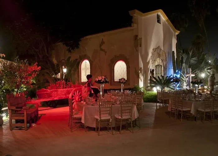 El Encanto & Hotel