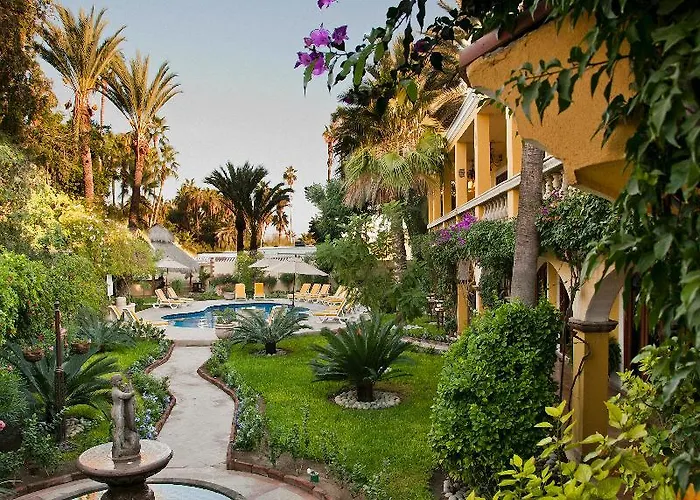El Encanto & 4*